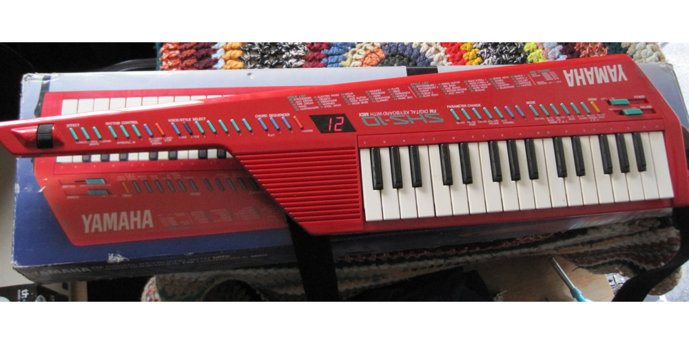Yamaha SHS -10R, Umhänge - Keyboard