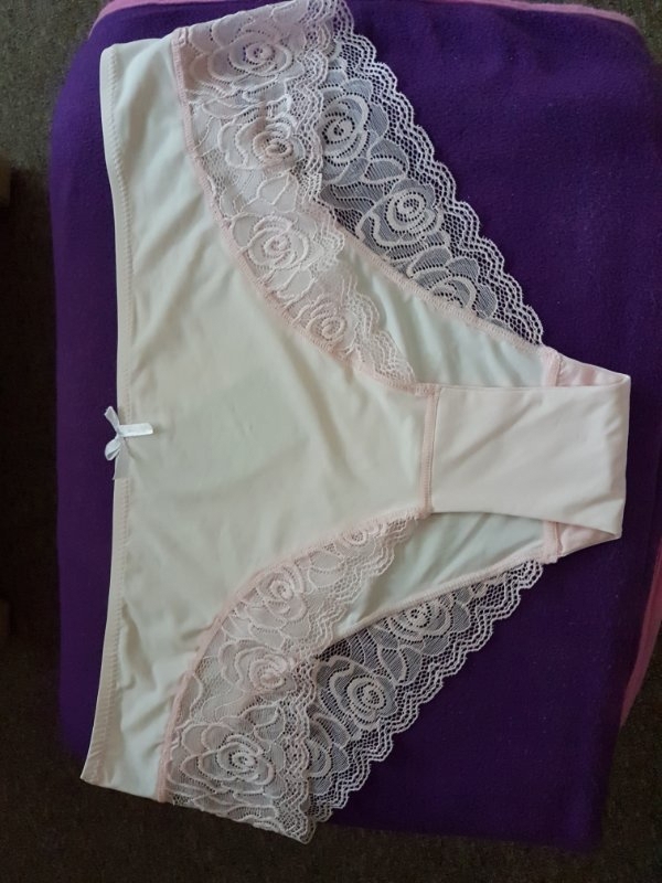 Zartrosa Spitzenslip Gr. 48/50 neu 