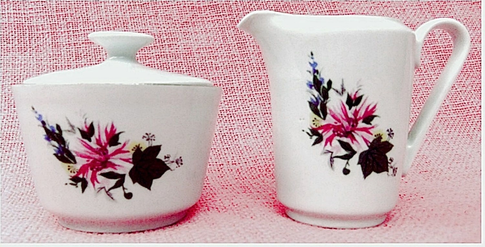 Zuckerdose mit Deckel / Milchkännchen - Porzellan von KAHLA - Mit Blumenmotiven / Goldrand