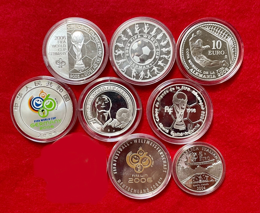Fußball WM 2006: 8 Silbermünzen und -Medaillen, 207 Gramm Silber