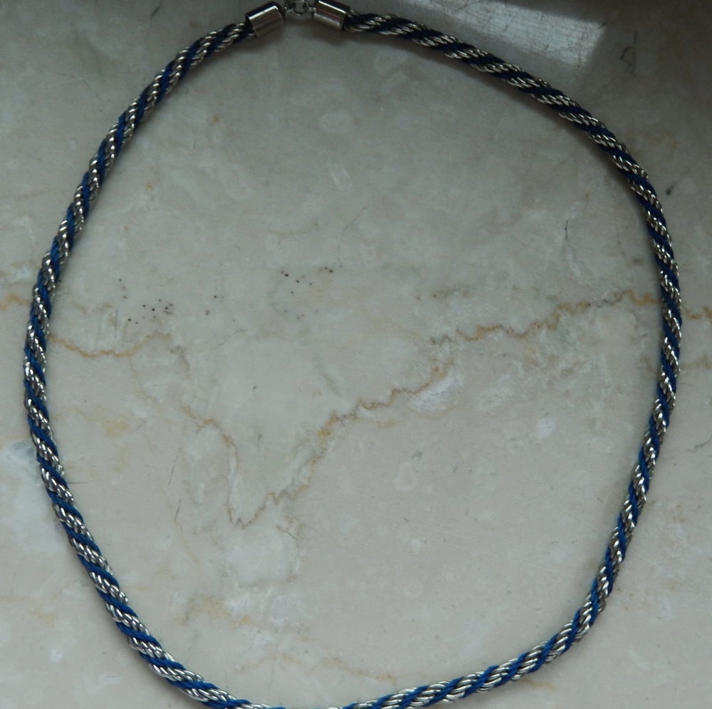 Halskette / Halsschmuck ca. 40 cm lang / gedrehte Optik blau-gold