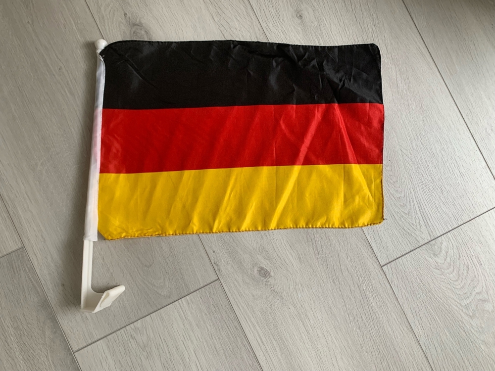 Autoflagge Deutschland mit Stab 30 x 46 cm, nur 9 Euro