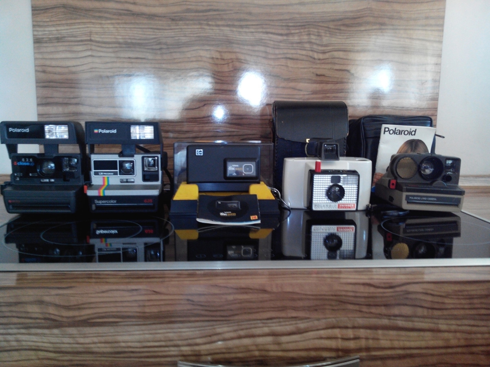 4 x Polaroid Land Cameras + 1x Kodak Disc 6000 Camera