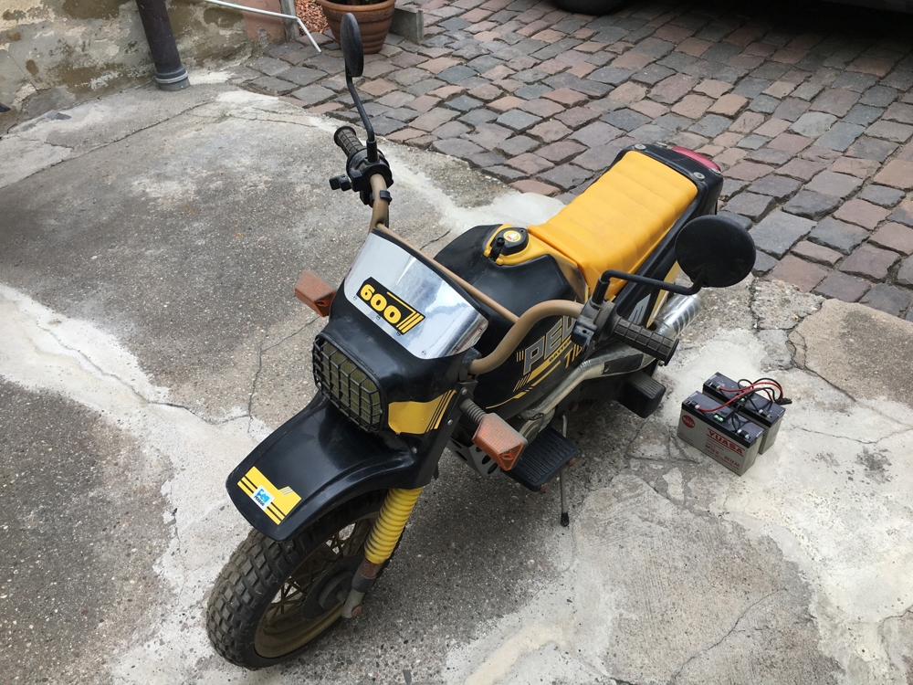 PEG Perego Kinder Motorrad Tiger 600 Battery Powered elektrisch