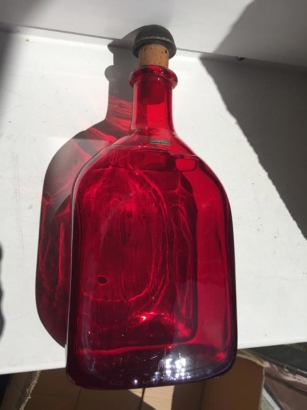 Glasflasche rotes Glas handgemacht, antik