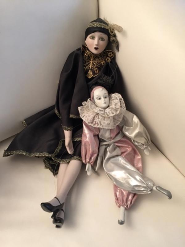Harlekin Marionetten 50 und 35 cm Sammlerpuppen, die schwarze am Nylonfaden aus Trödelladen damalige