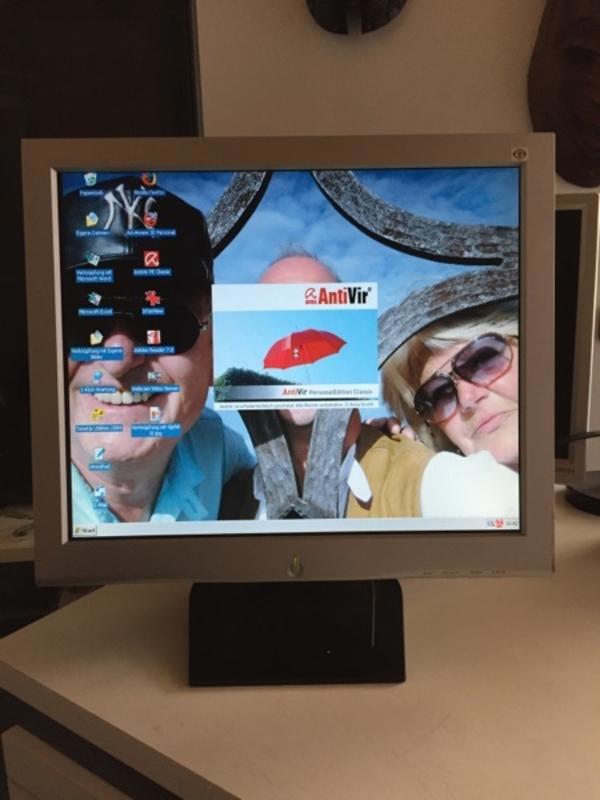TFT LCD Flachbildschirm 17 " , Topzustand