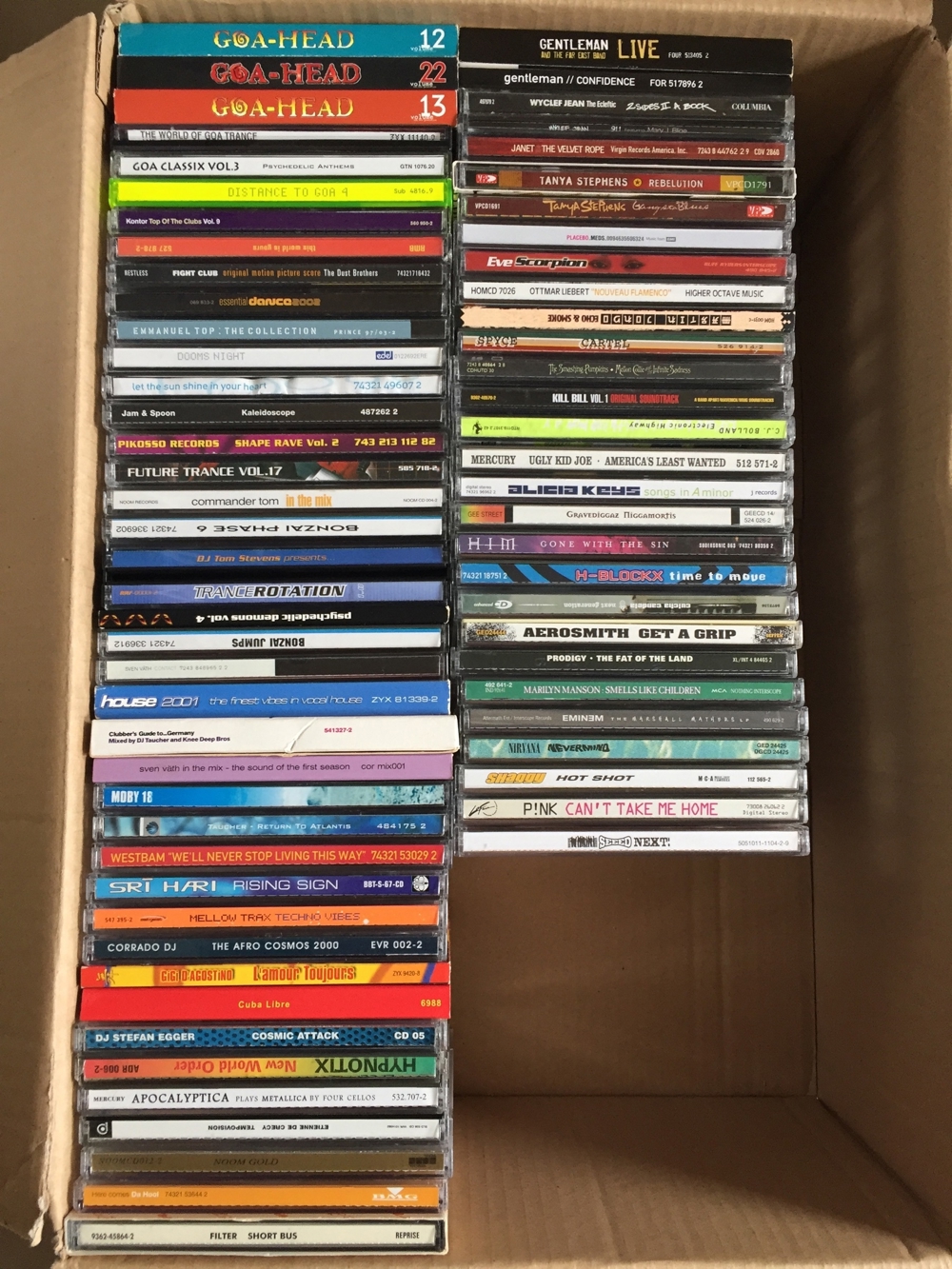 CDs 100 Stück gemischt wie abgebildet komplett