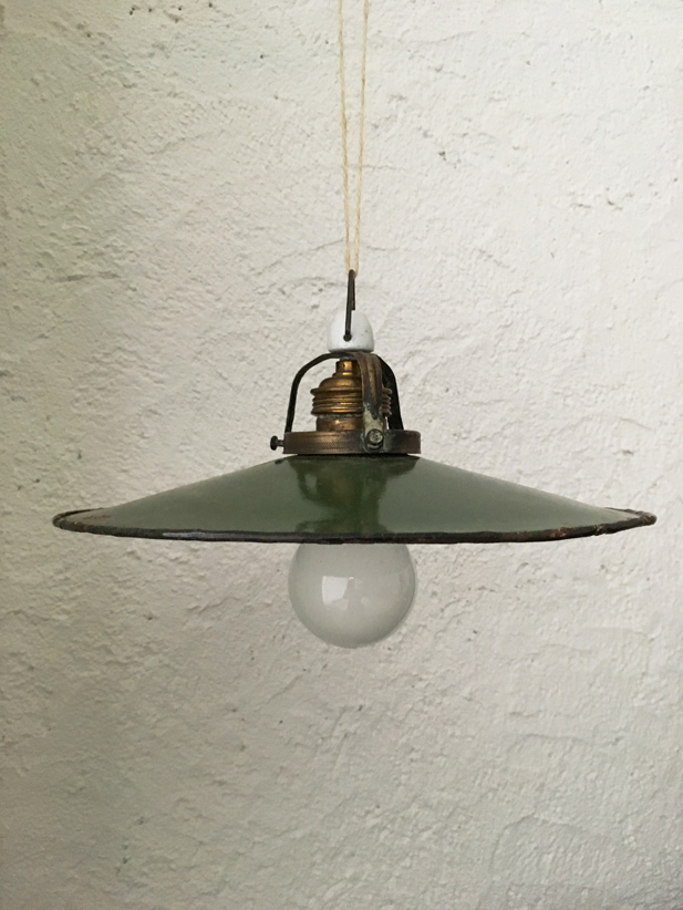 Antike Emaille Lampe mit Messing