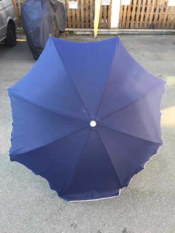 blauer Sonnnenschirm (Durchmesser 1,8m), Garten, Sonne, Wetter,