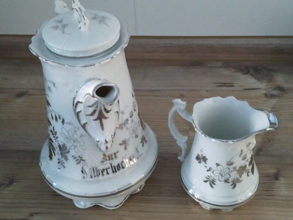 Antik C.T. Porzellan Kaffeekanne+Milchkännchen Zur Silberhochzeit