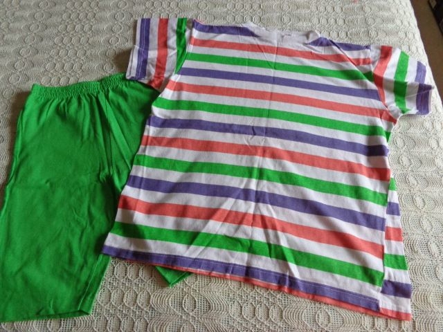 Set 2-Teiler Shirt und Hose Gr. 152 grün bunt-gestreift, 9,50 Euro Set