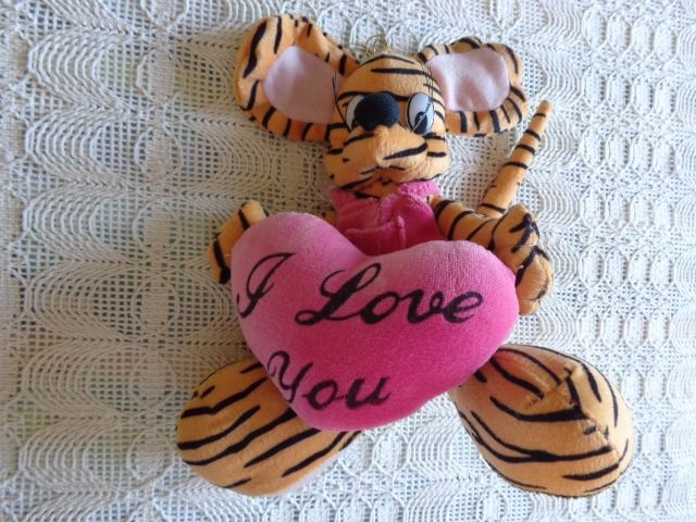 Spielzeug Stofftiger mit Saughaken und Herz "I Love You"
