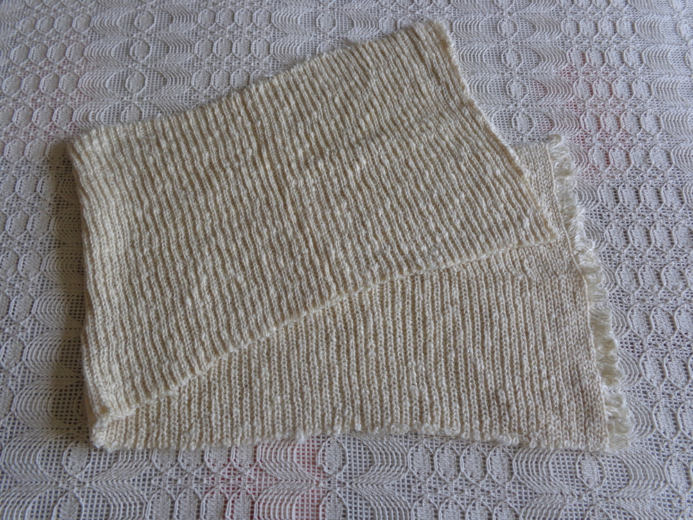 Stoff - Reststück - elastisch - L ca. 23-25 cm, B ca. 85 cm, ecru