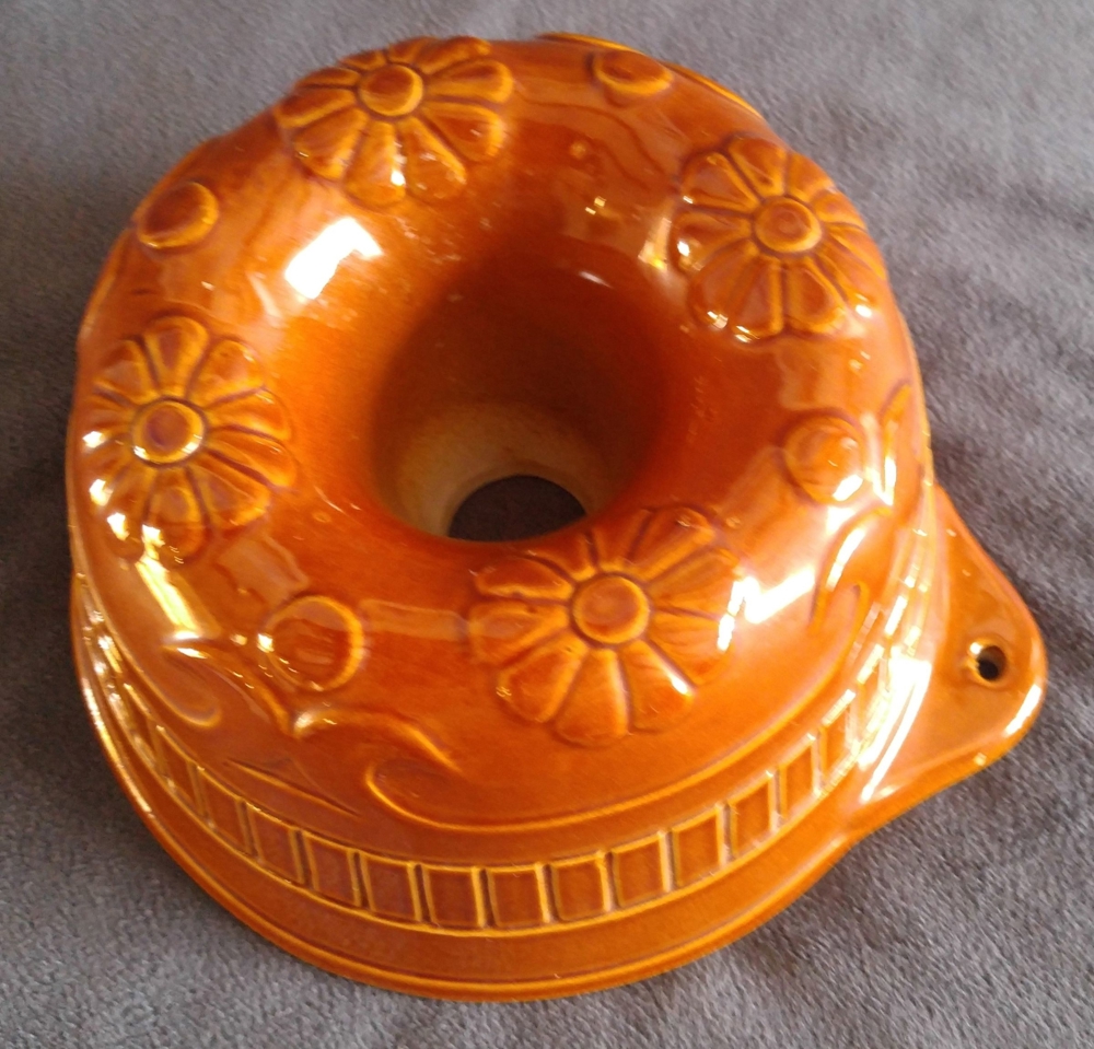 braune Keramik-Gugelhupf-Form, auch als Deko, NEU!!!