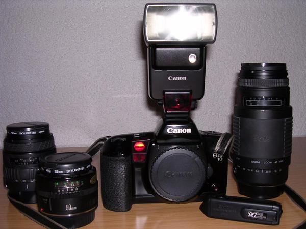 Spiegelreflex Canon EOS 10, technisch und optisch in gutem Zustand. Foto Film Dia