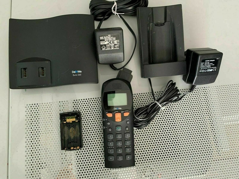 ISDN Schnurlostelefon DeTeWe Eurix 245 mit Netzteil + separater Ladestation