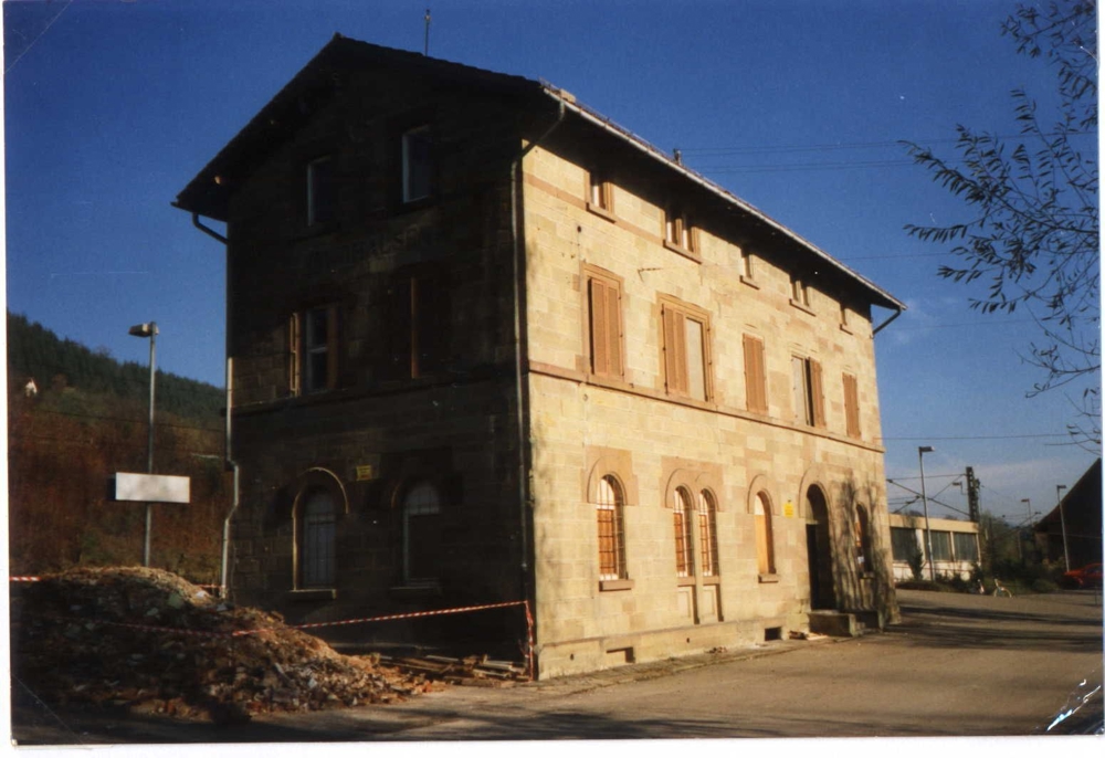 Historischer Natursandstein-Bahnhof von 1860 - Natursteine, abgebaut - zu verkaufen; Hausbau, Schloß