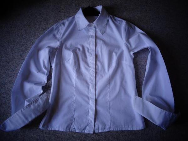 Mädchenbekleidung Bluse Gr. 32 weiß 8,00 Euro