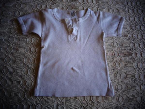 Kinderbekleidung T - Shirt oder Unterhemd Gr. 92 weiß