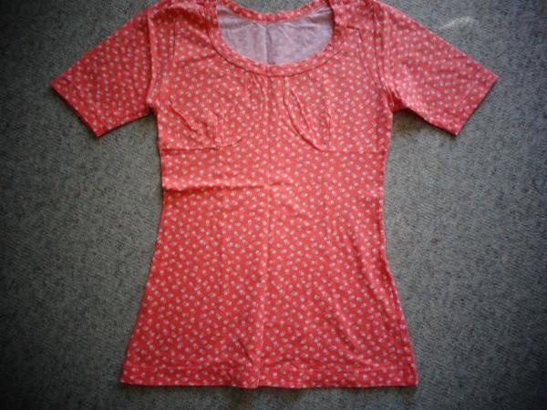 Damenbekleidung Shirt, ca. Gr. S bzw. ca. Gr. 34/36, lachsfarben Mille Fleur