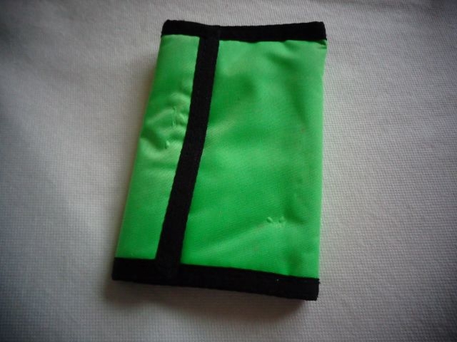 Kinderartikel Geldbörse Portemonnaie, gebraucht, grün/schwarz, mit Klettverschluß
