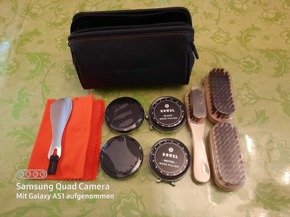 Original Reise- Schuhputz-Untensilien von Baume & Mercier