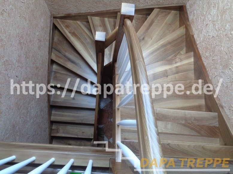 Innentreppe aus Holz. Holztreppe aus Polen,Treppen,Massivholztreppen