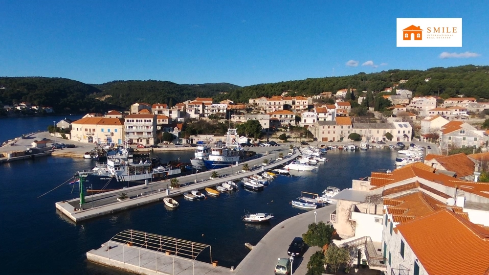 Kroatien! Hochwertiges 4 Zimmer Apartment in exponierter Lage auf der Insel Brac