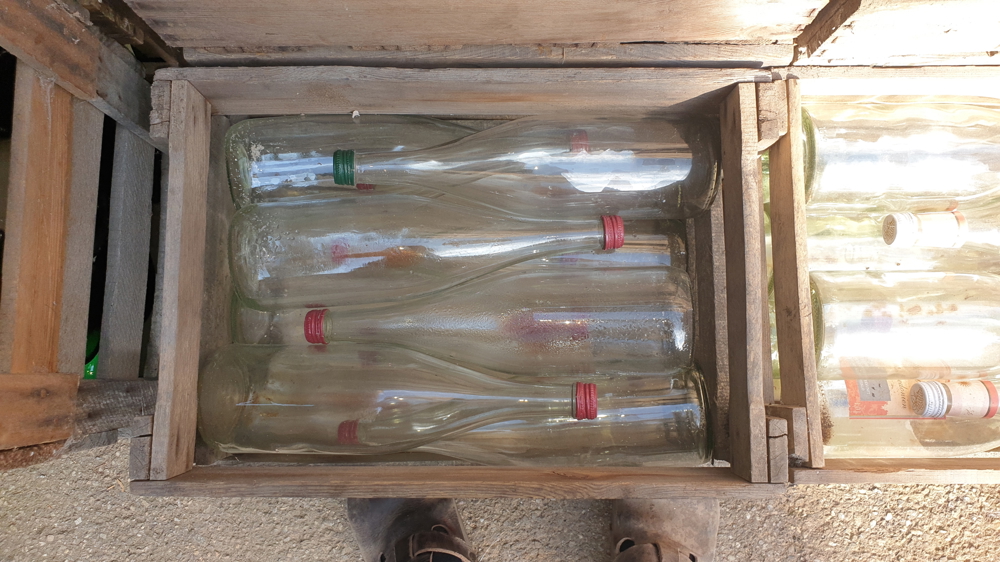 80 St 12er Holz Weinkisten mit Weissen MCA Literflaschen