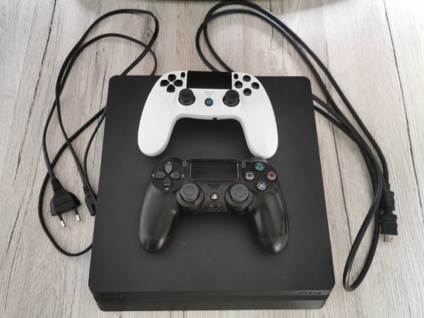 Playstation 4 Slim