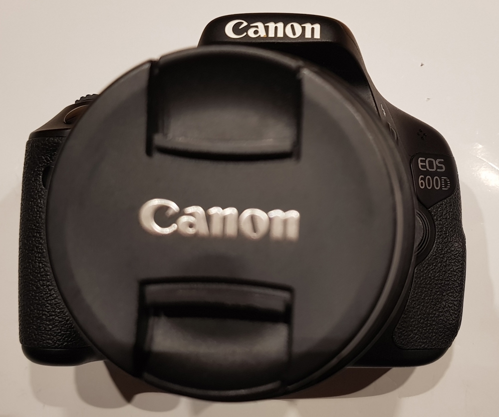 Canon 600D + Zubehör + Tasche + Griff