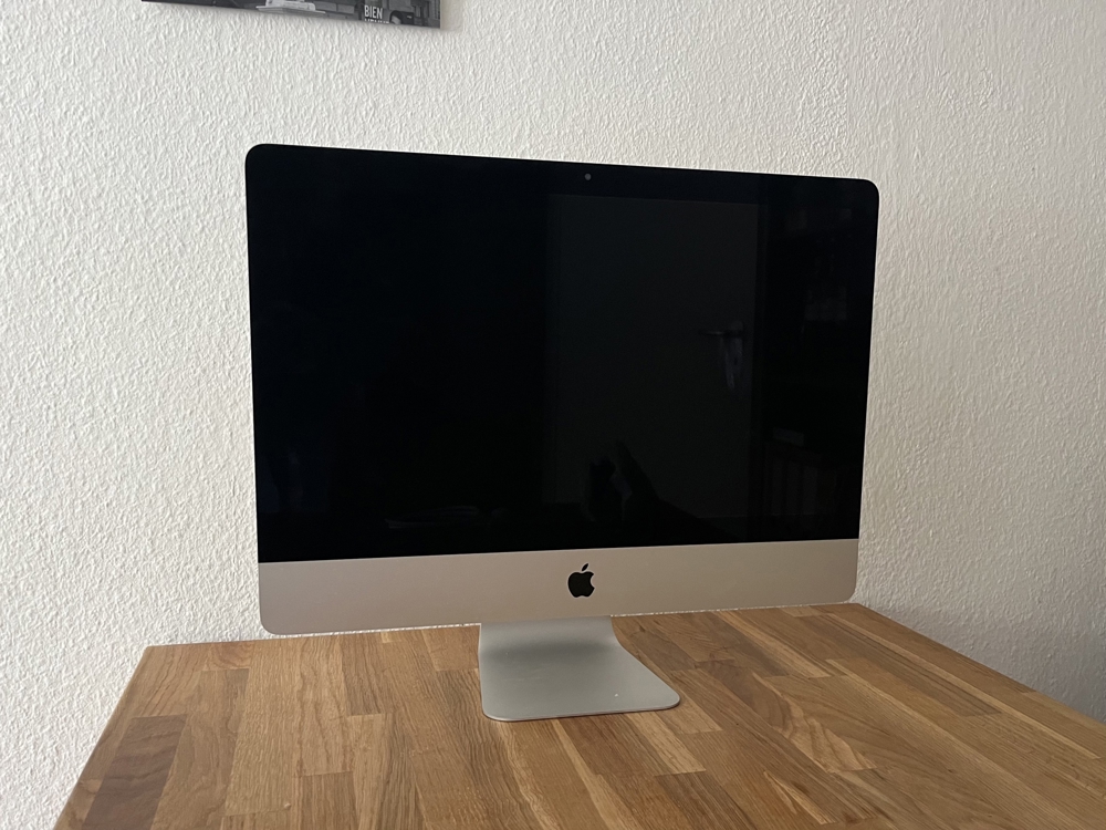 Apple iMac 21.5   Retina 4K (2017), Intel Core i5 3GHz CPU, 8GB RAM, 1TB HD