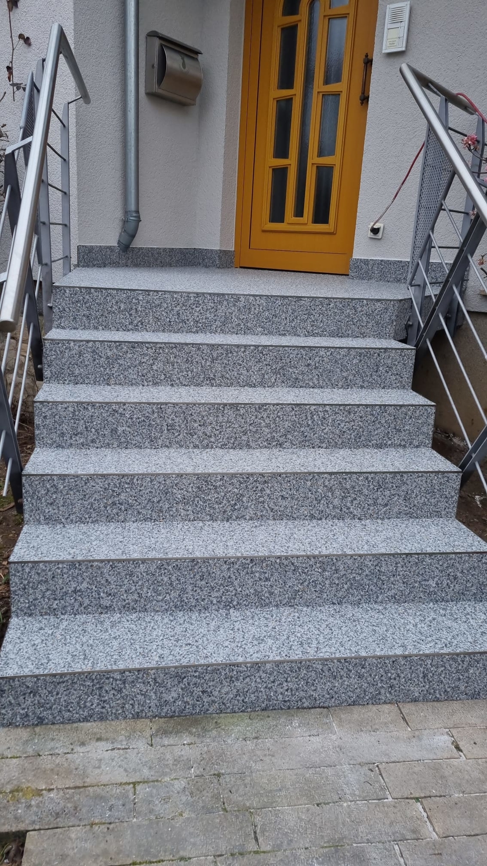 Steinteppich für Ihre Treppen,Terrasse,Balkone,Badezimmer...