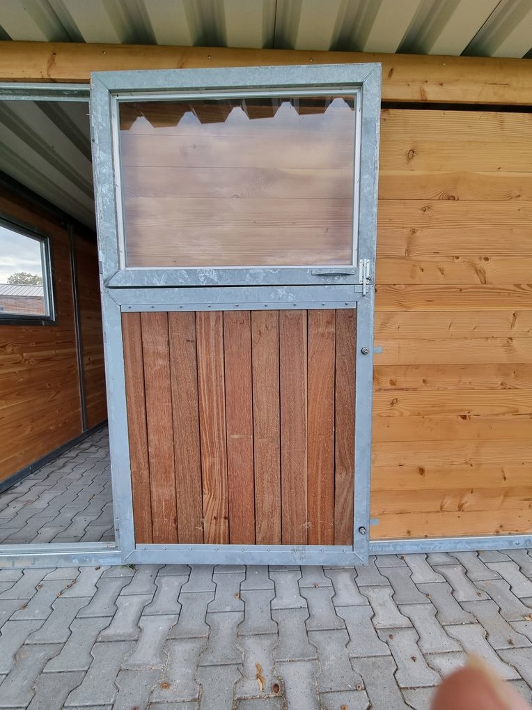 Türen für Pferdeboxen