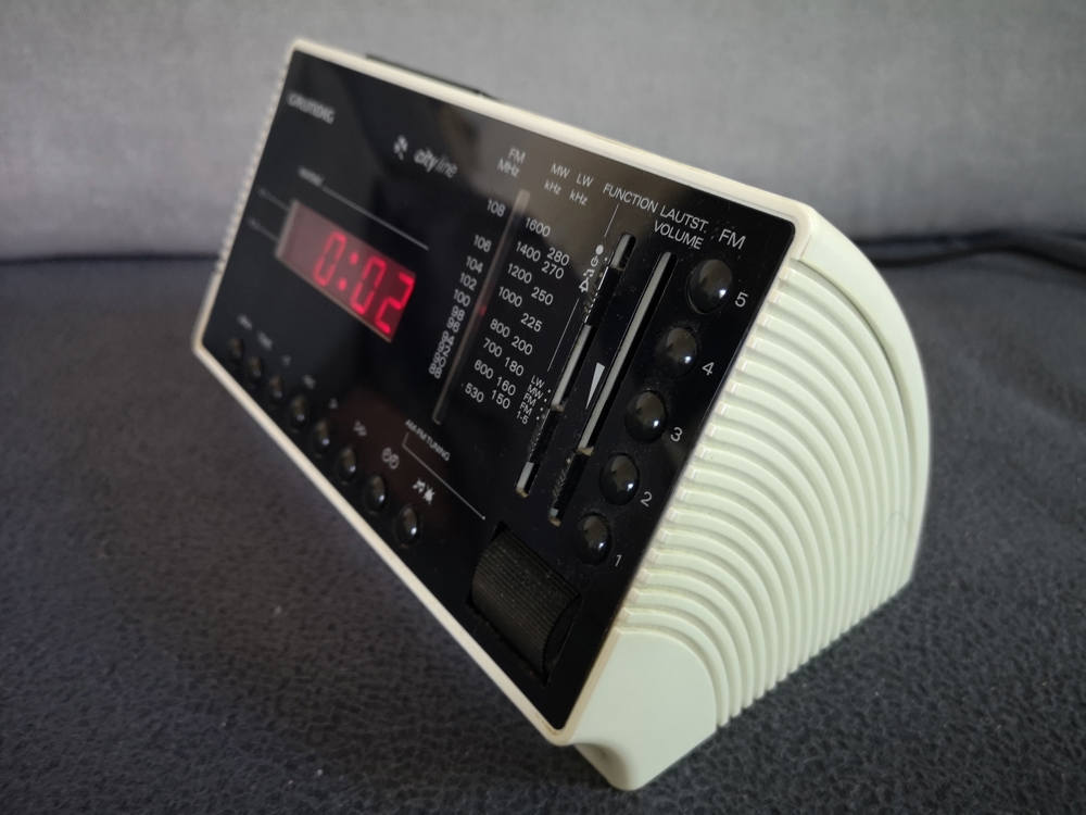 Vintage Rarität Grundig City Line Montreal Dual Alarm Radiowecker
