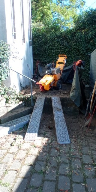 Baumstumpf, Stubbe, Wurzelstock entfernen Baumstumpf, Stubbe, Wurzelstock entfernen