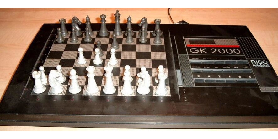 Neuwertiger Schachcomputer Kasparow 2000