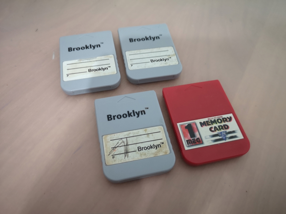 4x Playstation 1 PS1 Memory Card - 3x Brooklyn 1x Noname