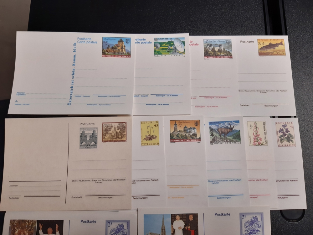 Ganzsachen: verschiedene Postkarten mit vorgedruckten Marken ohne Stempel