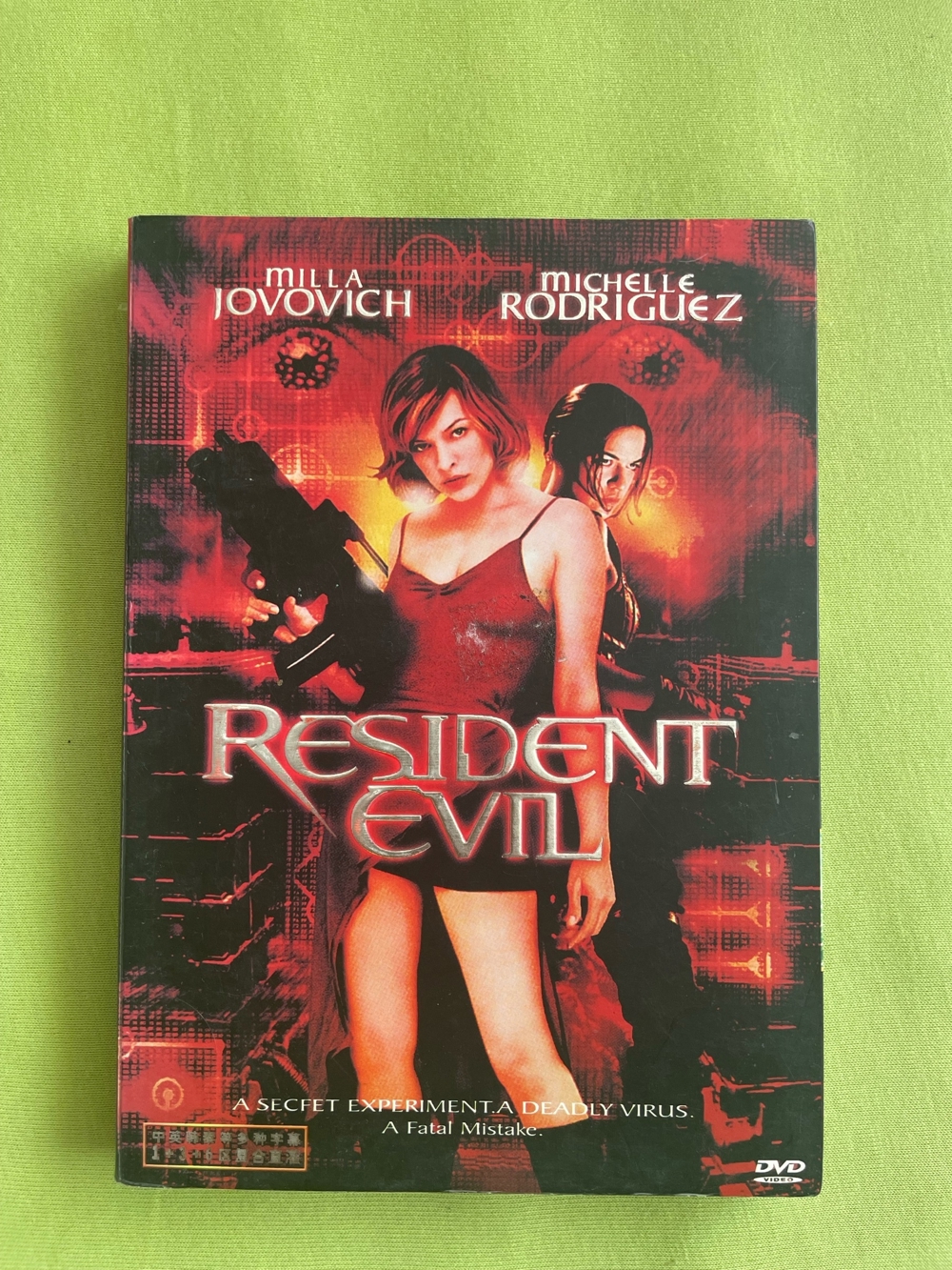 Resident Evil, DVD mit Pappschuber, Englisch, Französisch