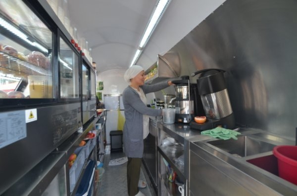 Fast neuer "BUDDY RETRO Large" Food-Truck zu verkaufen