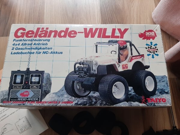 Geländewagen- Willy Orginalspielzeug der Firma Dickie 