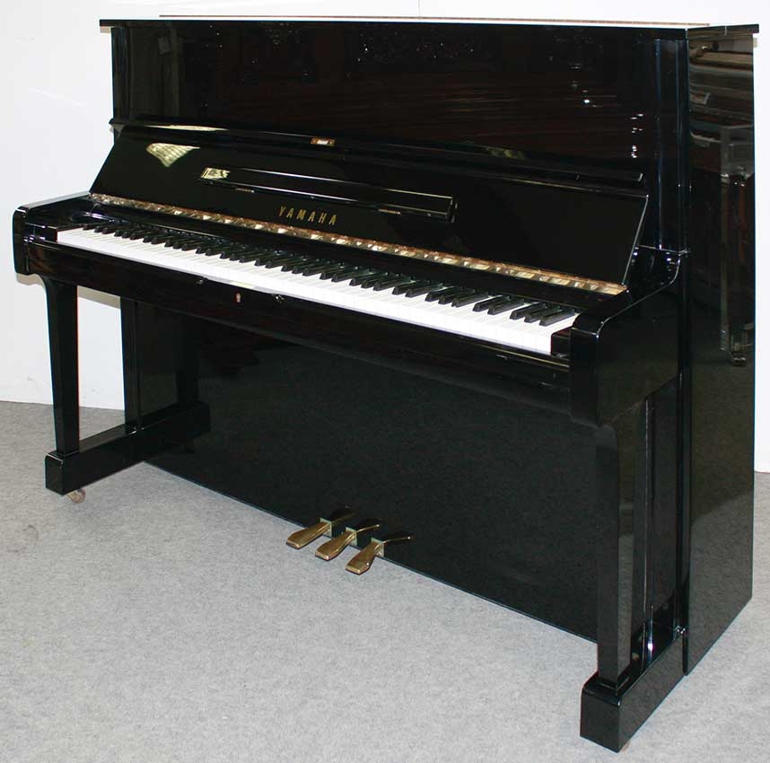 Klavier Yamaha U1, 121 cm, schwarz poliert, Nr. 4143953, 5 Jahre Garantie