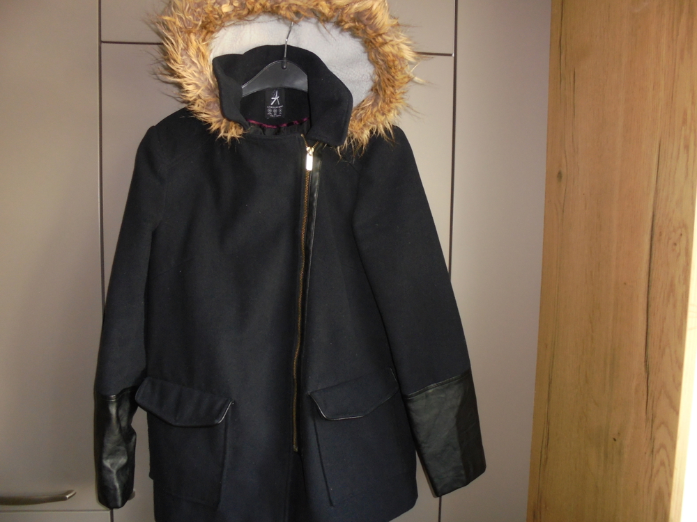 Damen Winterjacke schwarz m. warmer Kapuze Gr. 40 von H&M