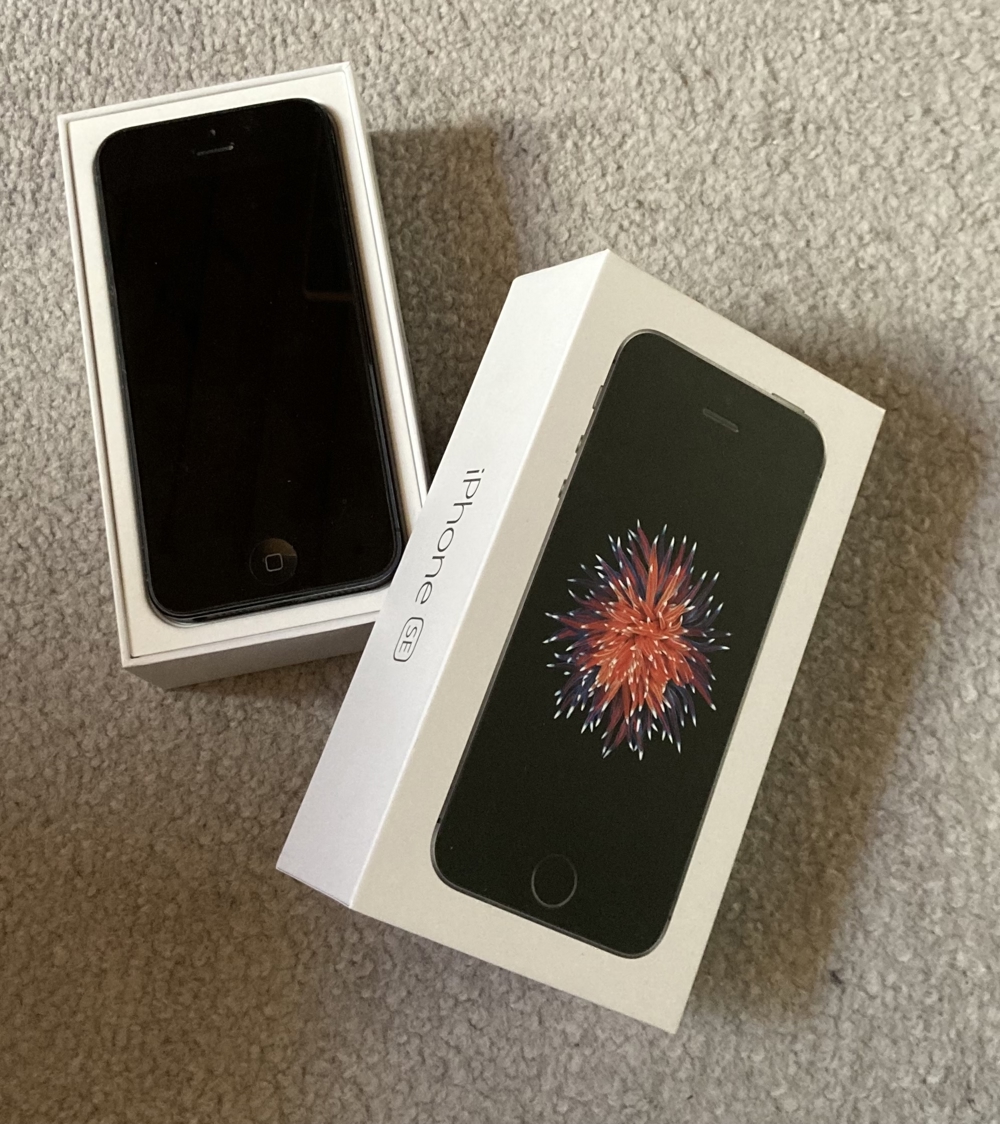iPhone SE 1.Generation Space Gray 128MB