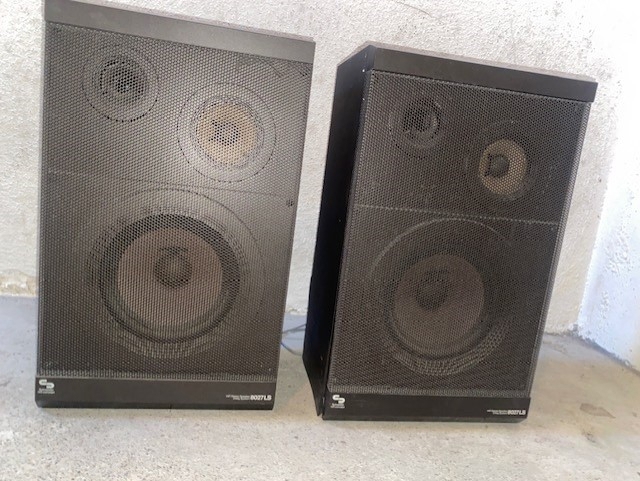 Zwei Lautsprecher Boxen