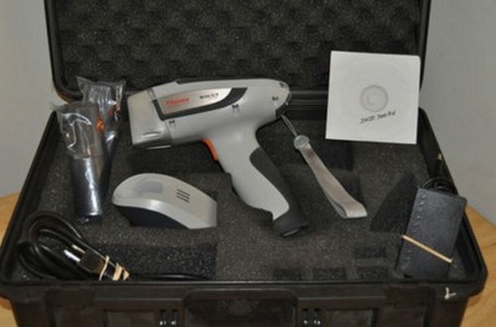 Thermo Niton XL3T Tragbares XRF-Analysegerät