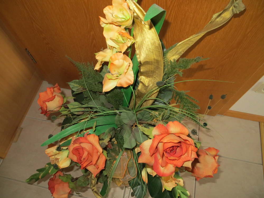 Blumengesteck groß, mit Vase