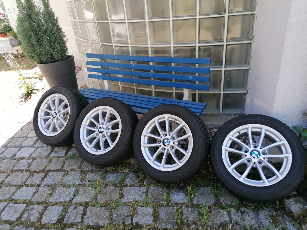 Winterkompletträder: 1er BMW Styling 378 V-Speiche (Top Zustand)